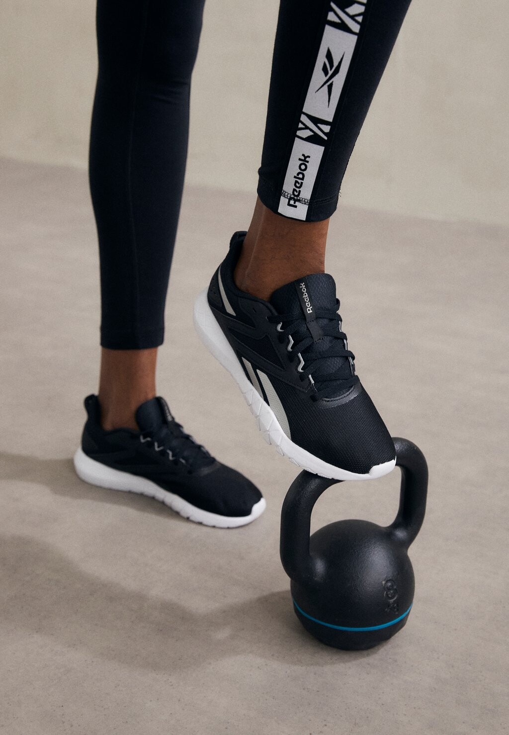 Кроссовки FLEXAGON ENERGY TR 4 Reebok, основной черный/оловянный/холодно-серый — фото 2