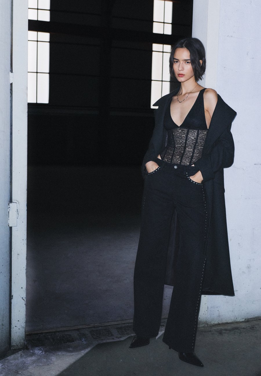 

Топ PULL&BEAR CORSETRY-INSPIRED STRAPPY , Black