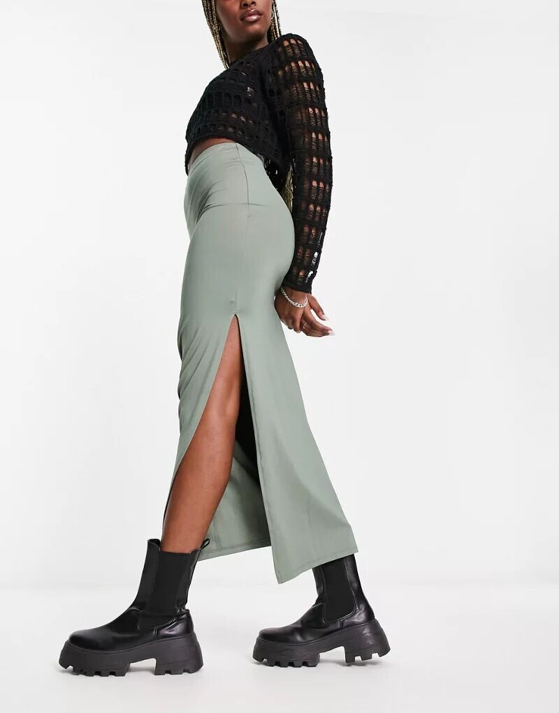 

Bershka – юбка длиной до икры в рубчик цвета хаки
