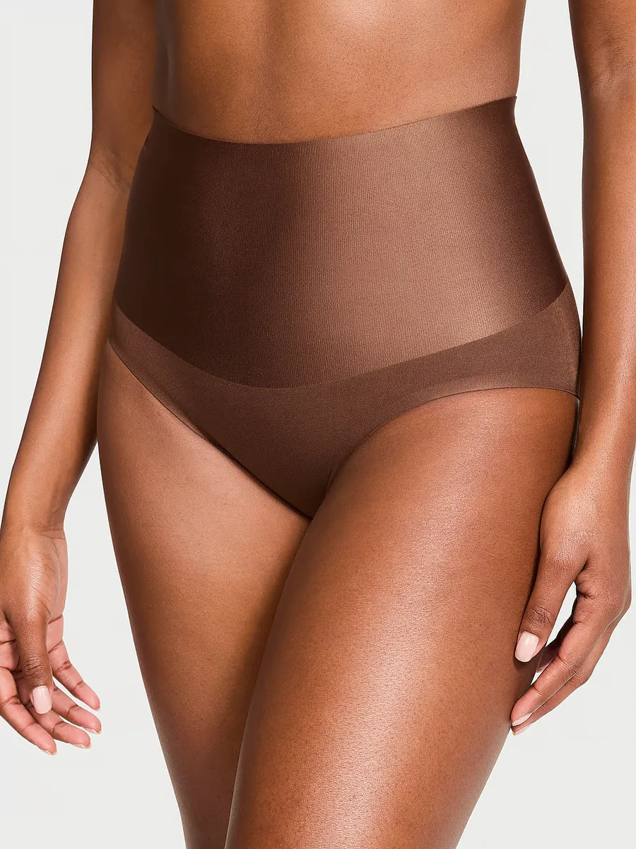 

Разглаживающие трусики с мерцающим эффектом Body By Victoria, цвет Ganache