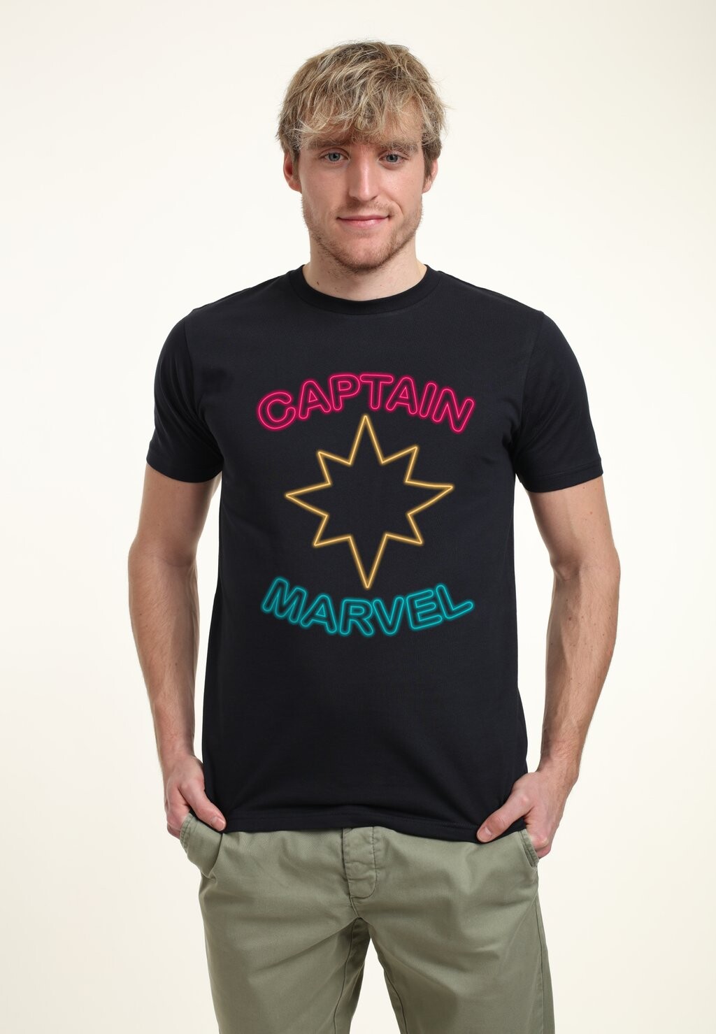 

Футболка с принтом CAPTAIN MARVEL MOVIE NEON Marvel, темно-синий