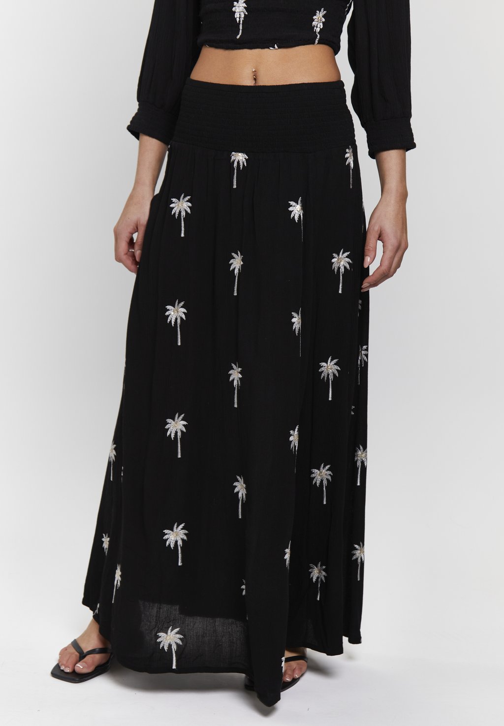 

Юбка макси EMBROIDERED SHIRRED WAIST South Beach, черный