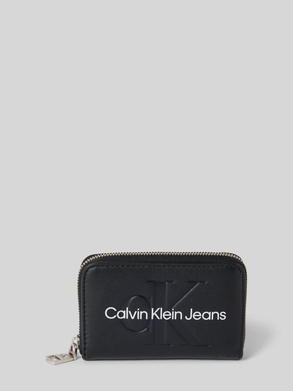 

Кошелек с этикеткой Calvin Klein Jeans, черный