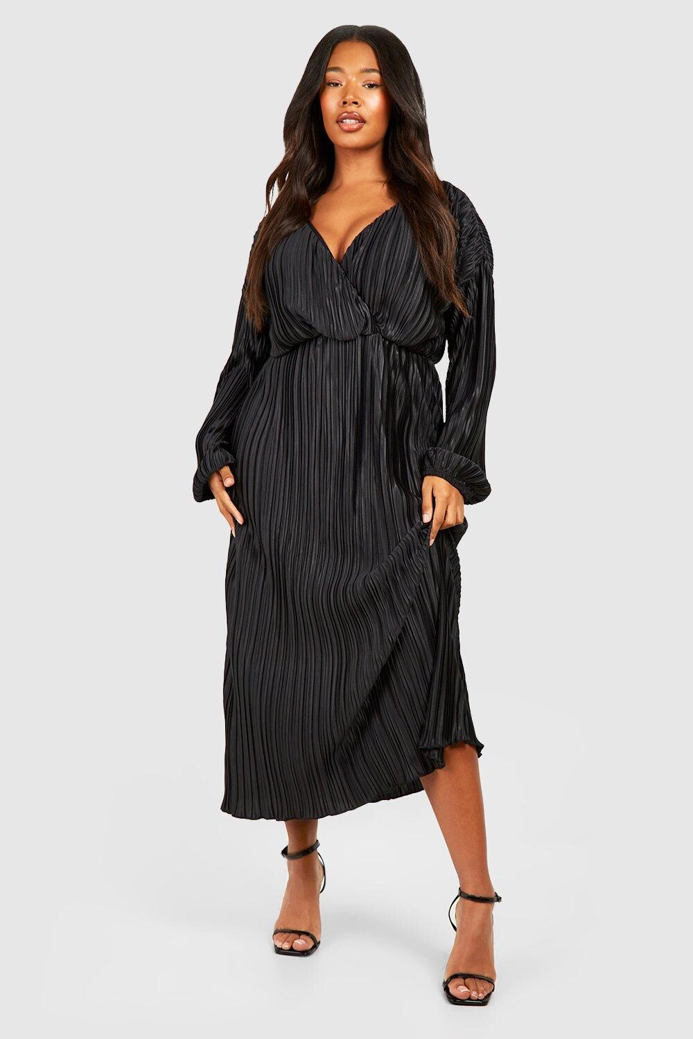 

Платье мидакси с широким плиссированным запахом и плюсом boohoo, черный