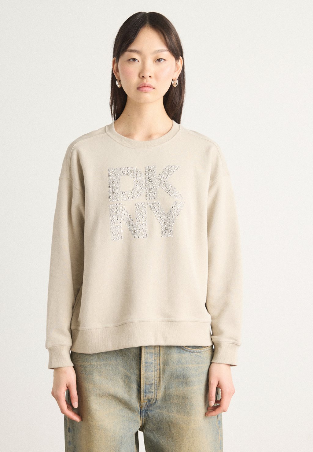 

Толстовка STACKED NEW YORK LOGO CREW NECK DKNY, светло-серый