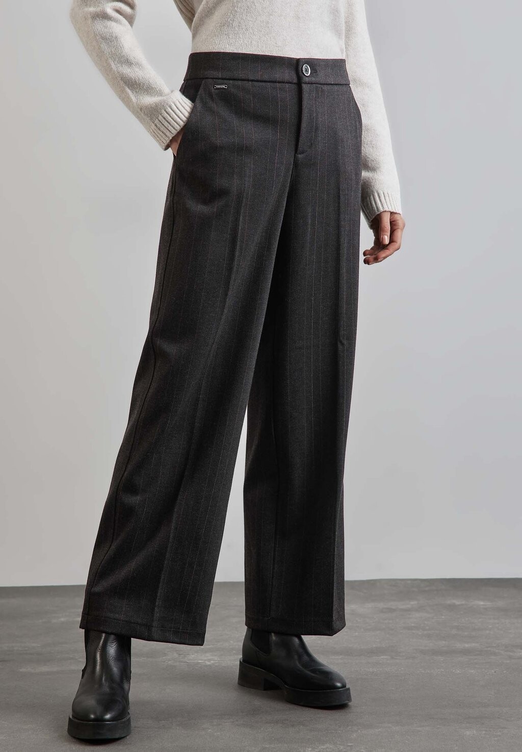 

Брюки IM NADELSTREIFEN-LOOK Street One, черный