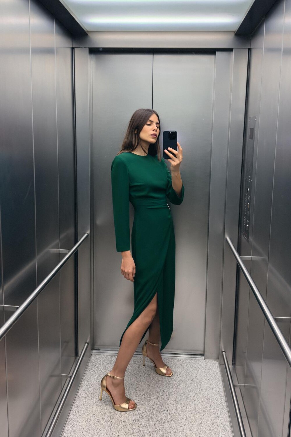 

Платье миди из крепа с пряжкой ZARA, цвет bottle green