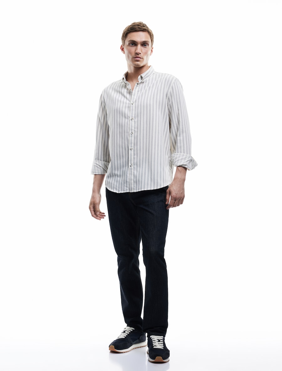 

Рубашка на пуговицах классического кроя Koton, серый