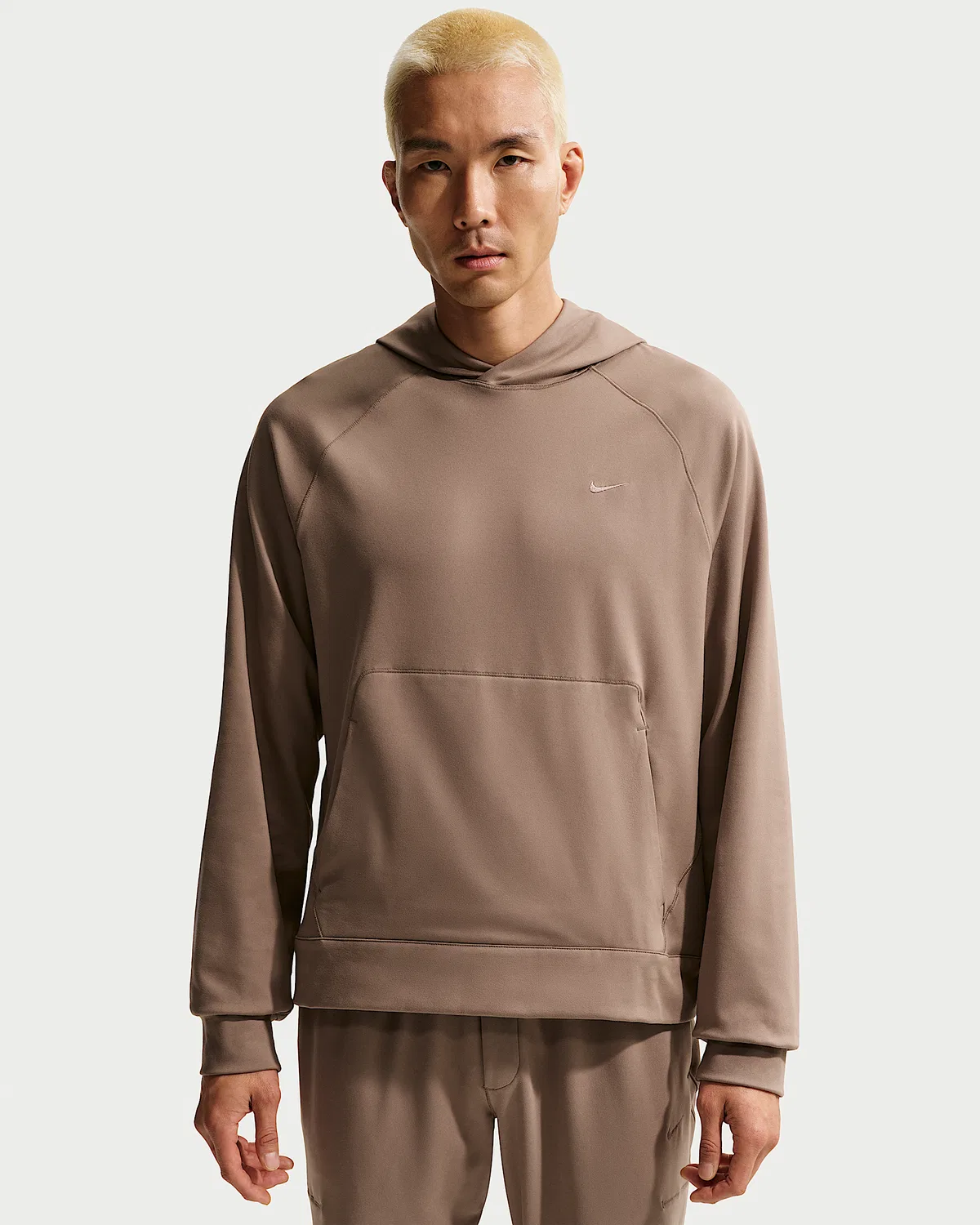 Мужская спортивная худи Nike Primary NanoKnit Dri-FIT с защитой от УФ, Mink Brown/Mink Brown