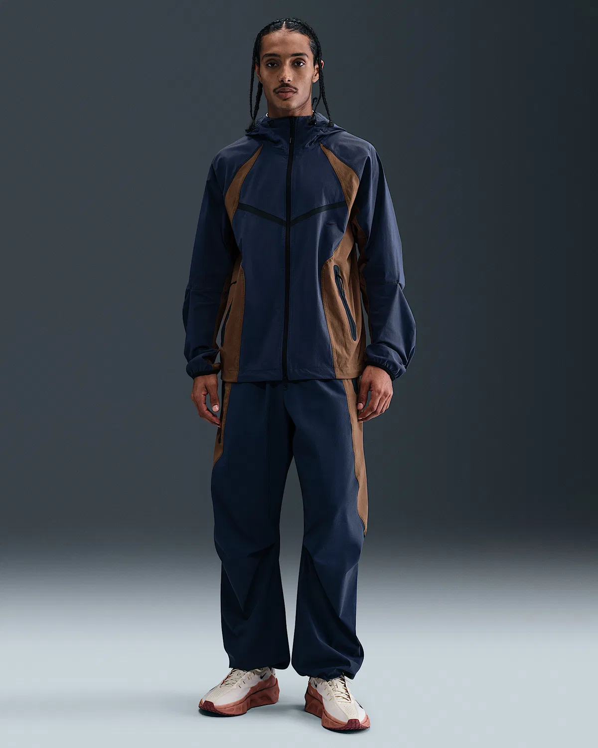 Мужская ветровка Nike Tech Dri-FIT Woven Color-Block Windrunner Loose Jacket, Thunder Blue/Mosswood Brown/Black — фото 4