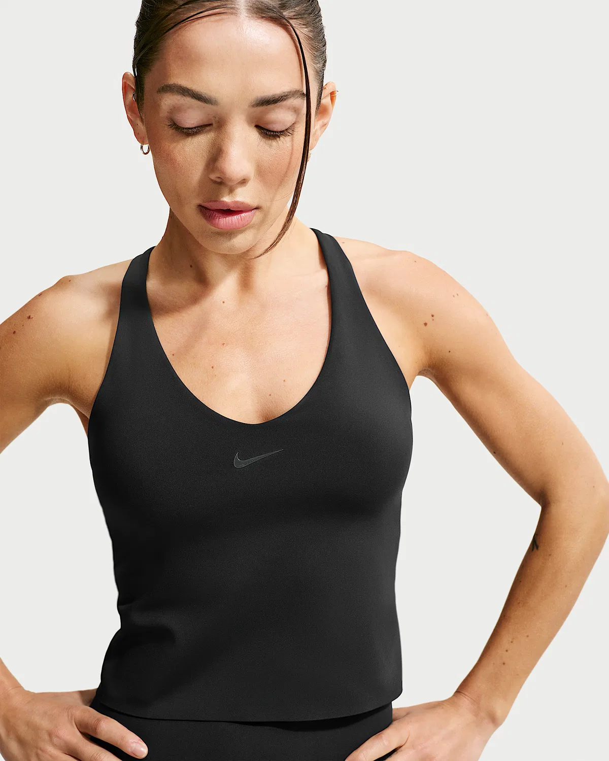 Женский топ-бра Nike Universa средней поддержки с чашечками, Black/Anthracite/Dark Smoke Grey