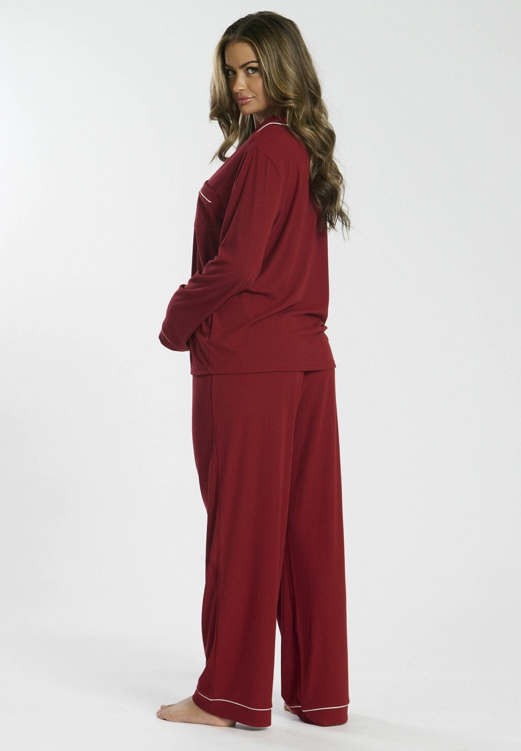 

Пижамный комплект LONG SLEEVE TRADTIONAL AND LONG PANT Loungeable, красный