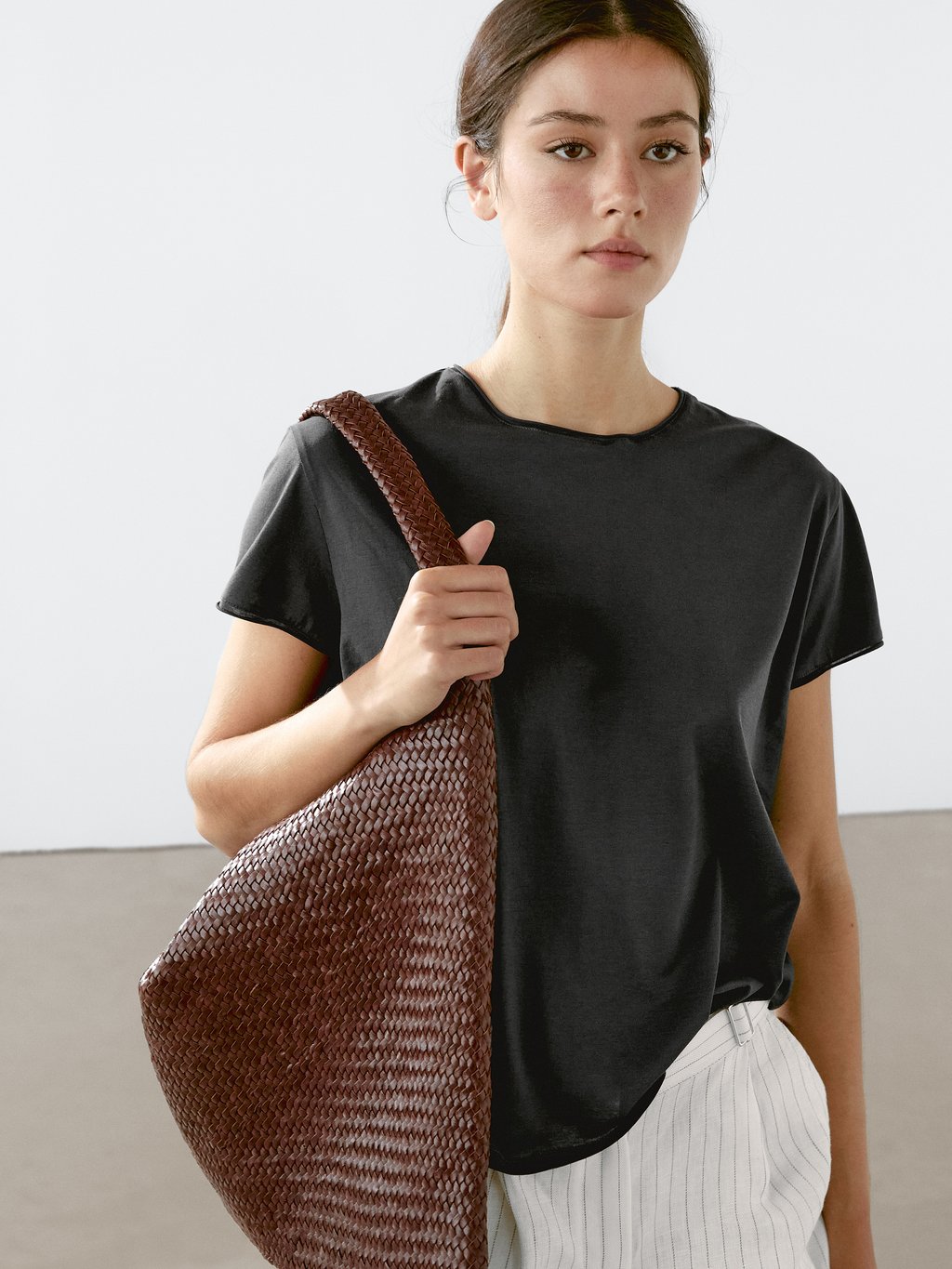 

Базовая футболка Massimo Dutti, темно-серый
