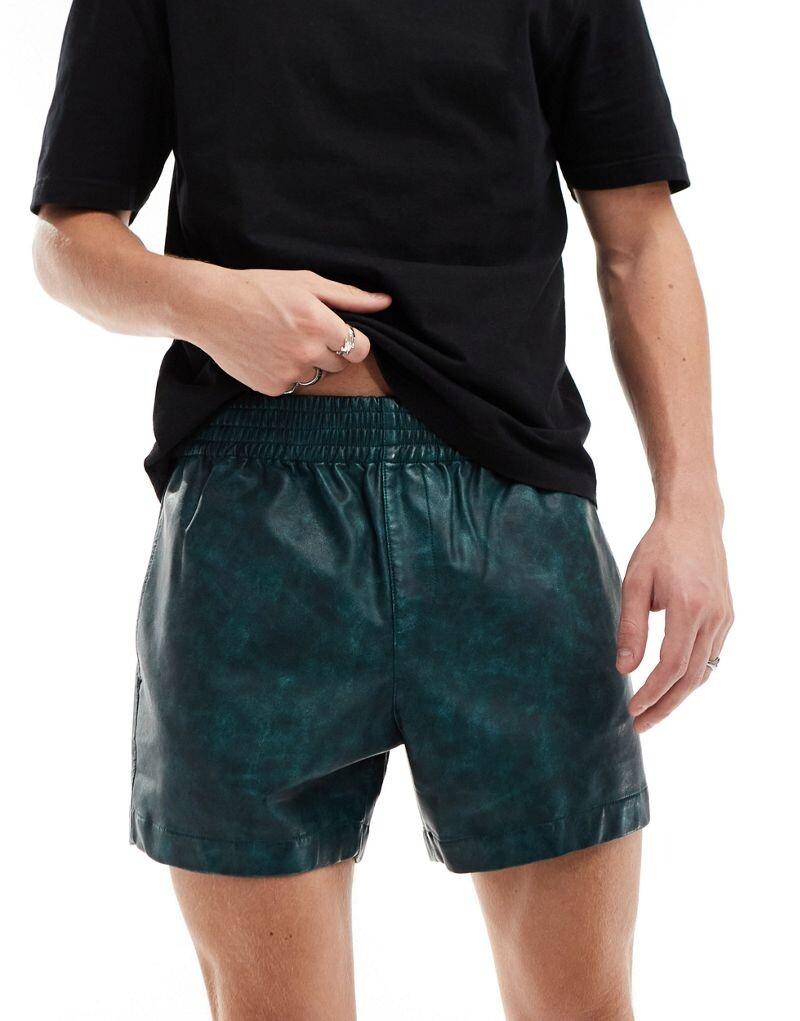 

Узкие шорты из зеленой кожи ASOS DESIGN