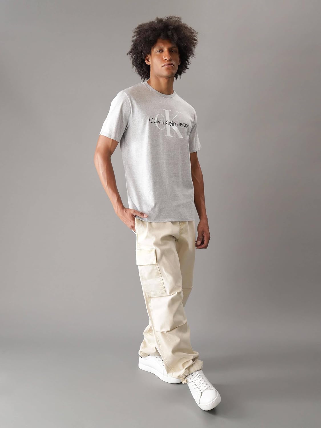 Футболка Calvin Klein Monogram Logo Crewneck, серый — фото 3