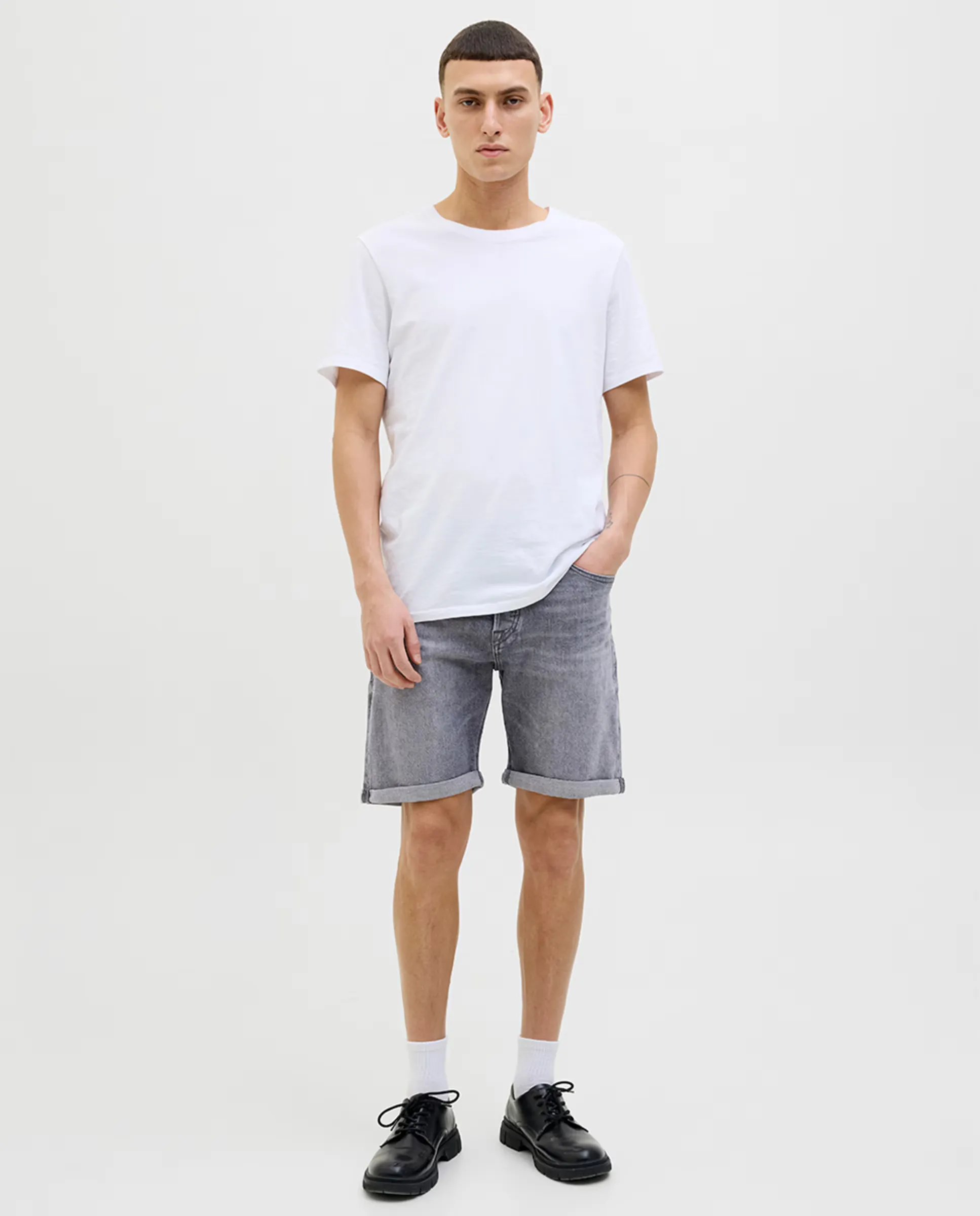 

Бермуды мужские ковбойские regular fit Jack & Jones, серый