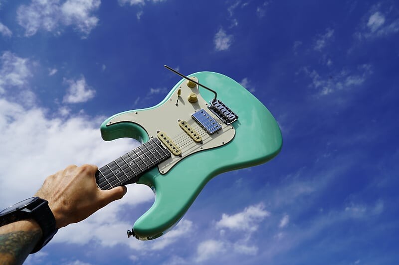 

Электрогитара Schecter USA CUSTOM SHOP - Atomic Green Nick Johnston HSS 6-String Electric Guitar w/ Black Tweed Case