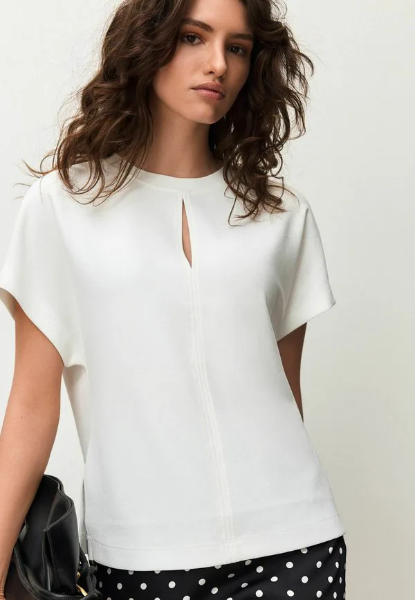 

Футболка стандартного кроя с коротким рукавом, вырезом-капелькой и круглым вырезом, с принтом. Next, Ecru, Бежевый, Футболка стандартного кроя с коротким рукавом, вырезом-капелькой и круглым вырезом, с принтом. Next, Ecru