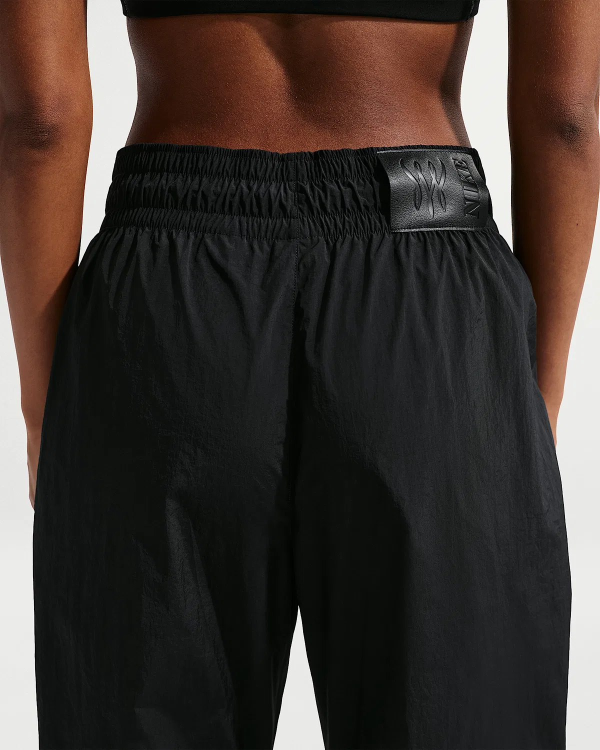 Женские свободные брюки со средней посадкой Serena Williams Design Crew, Black/Black/Black — фото 3