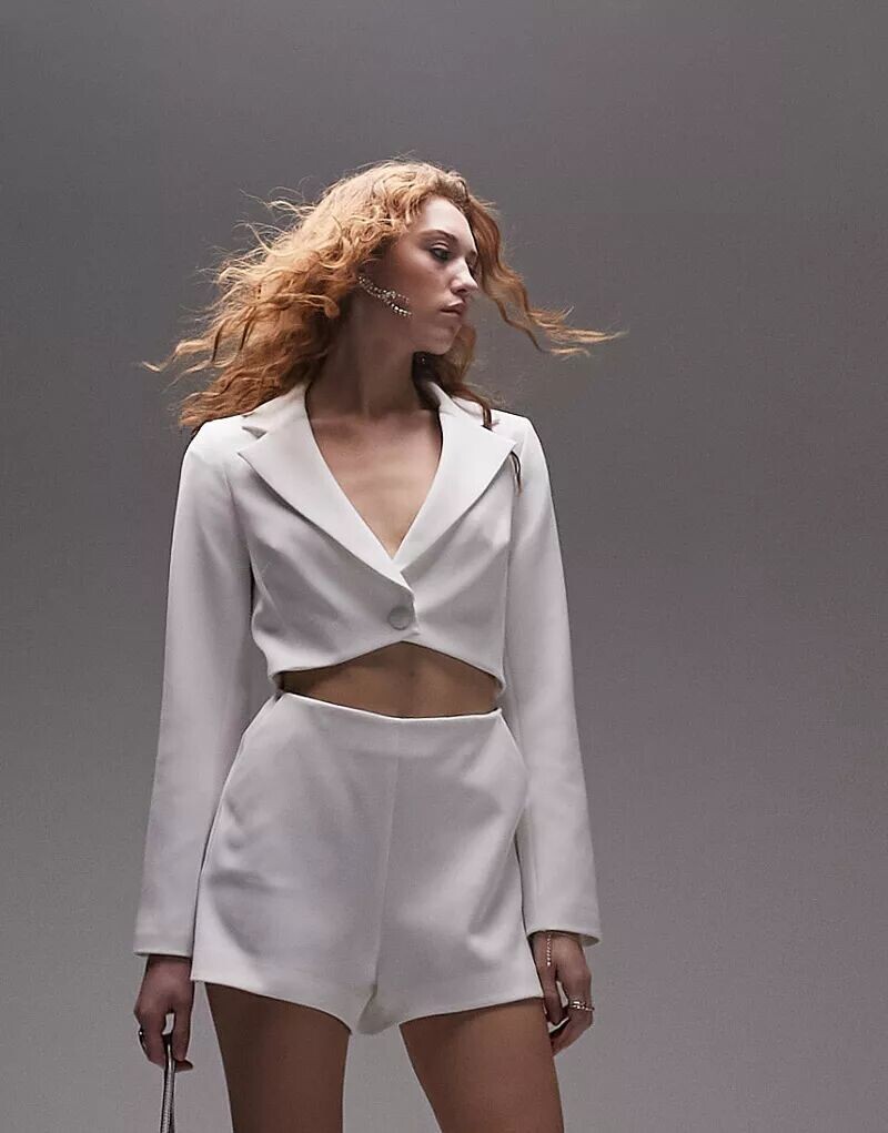 

Белый комбинезон-блейзер с вырезом Topshop