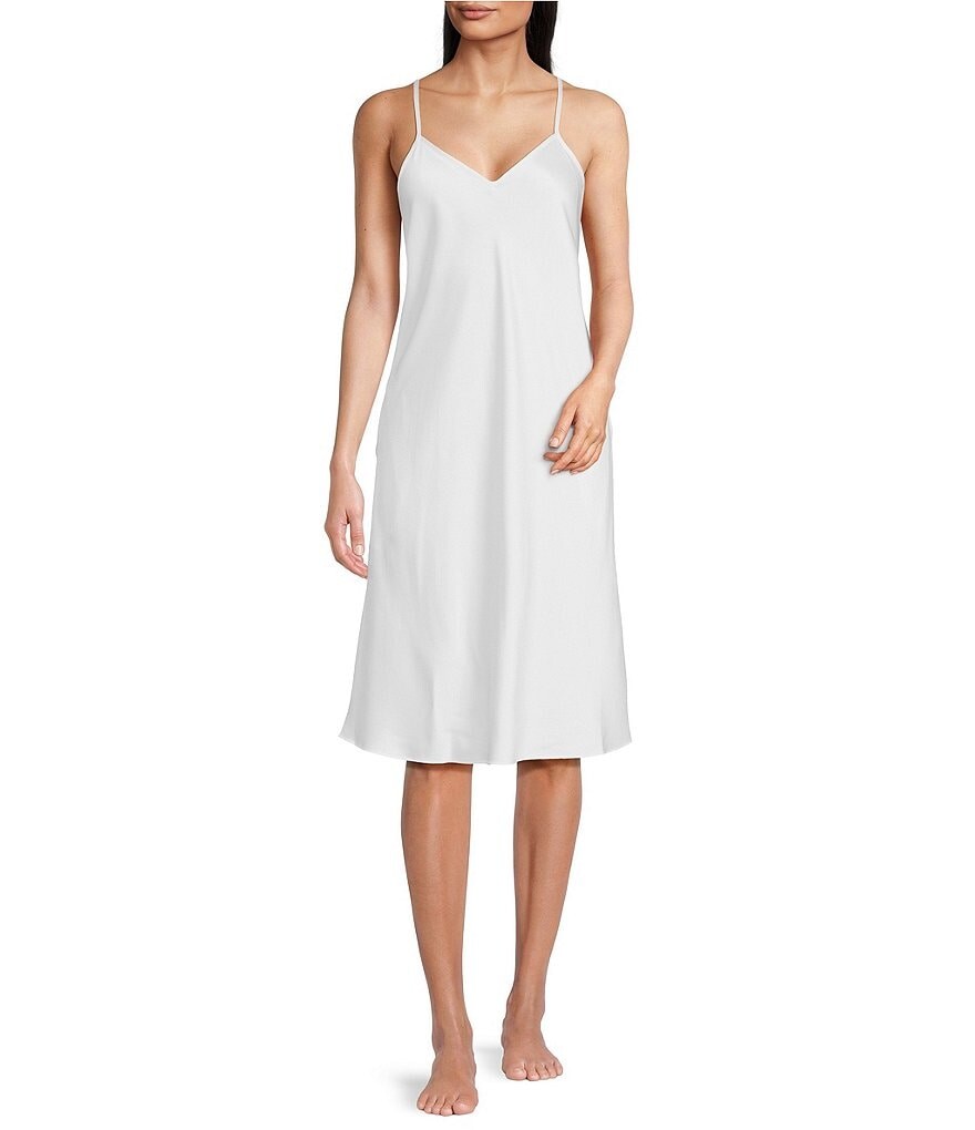 

Тканая сорочка Каберне из однотонного атласа без рукавов с V-образным вырезом и карманами Cabernet, белый