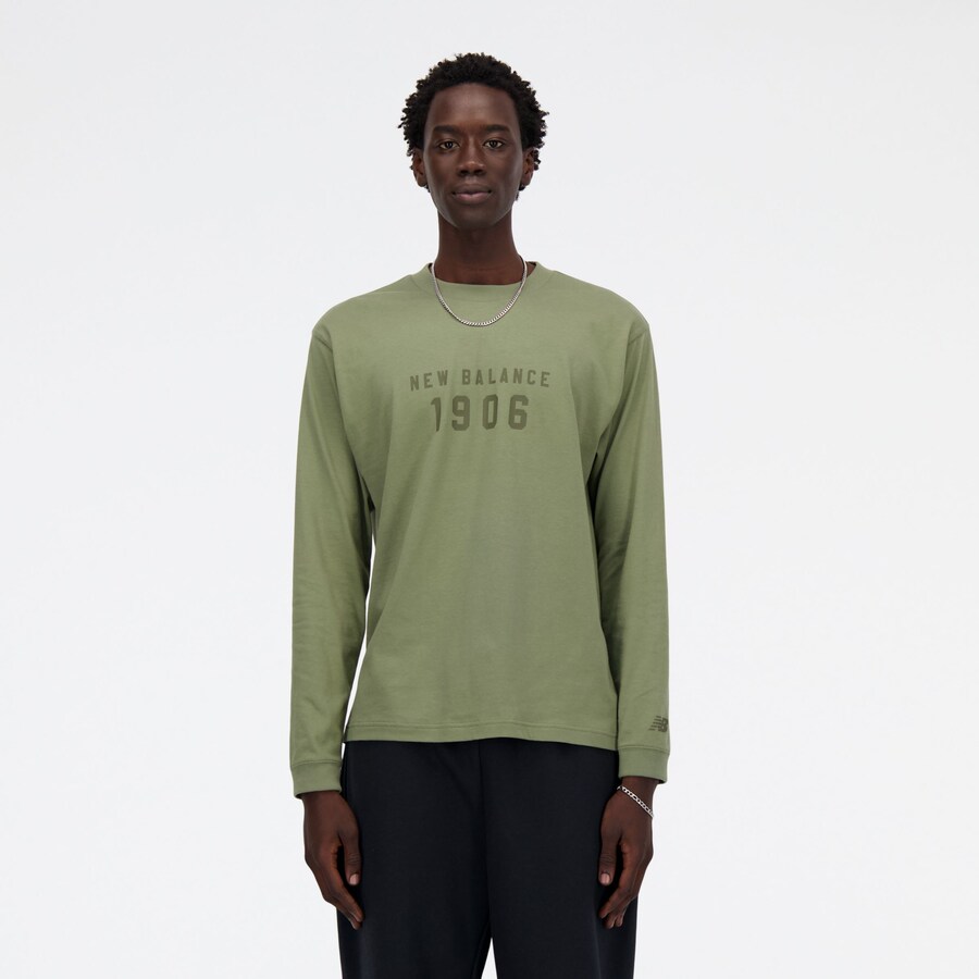 

Рубашка new balance Essentials, цвет Green/Dark green