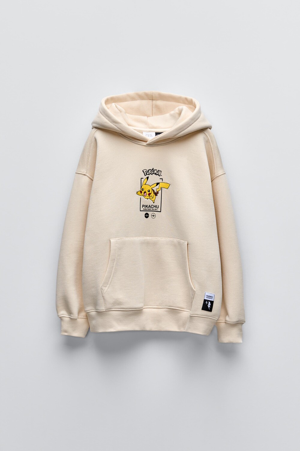 

Толстовка с вышивкой pikachu pokémon ZARA, экрю