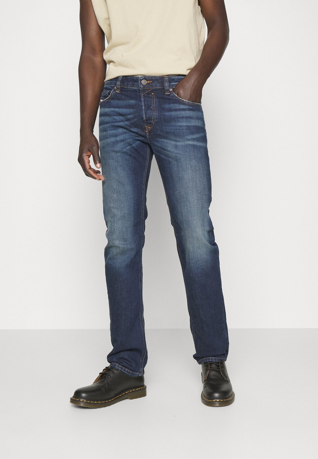 

Джинсы прямого кроя Diesel SAFADO-X, цвет Dark/Blue Denim