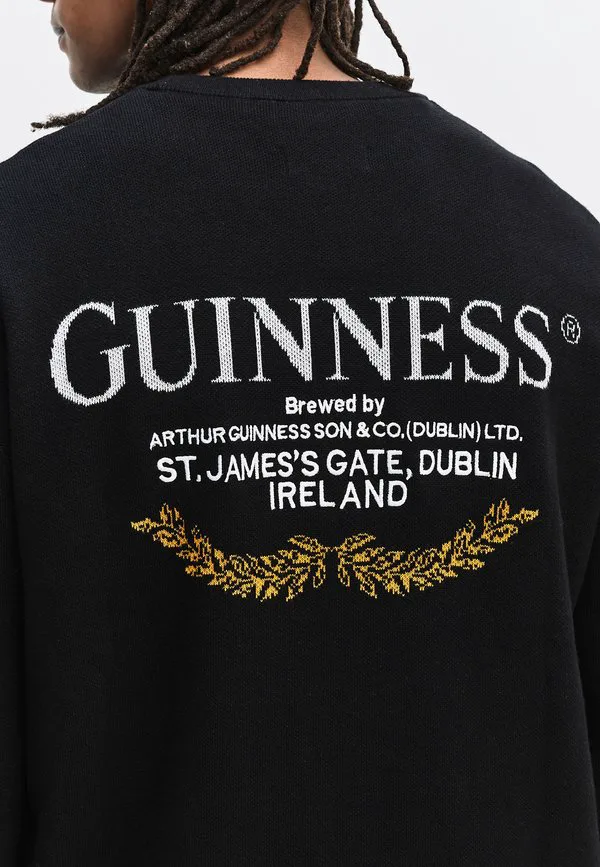 Свободный крой, джемпер с круглым вырезом и логотипом guinness. Next, Black — фото 4