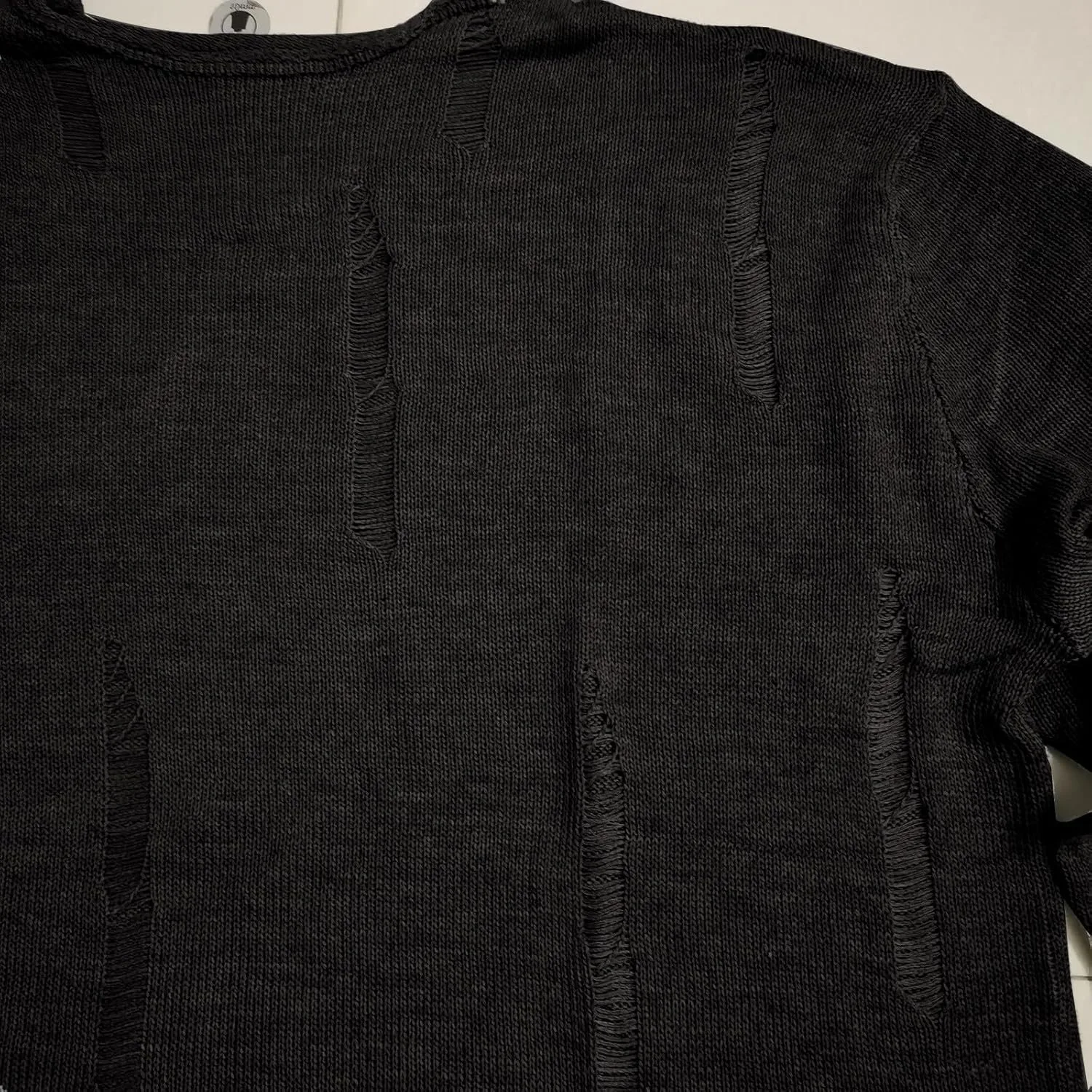 Свитер мужской модный Crewneck с ажурным узором и эффектом потертости — фото 4