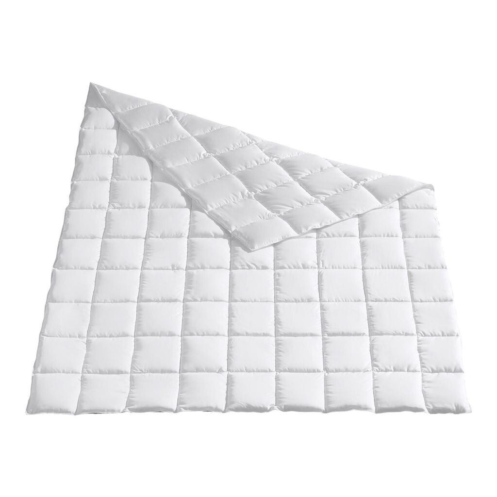 

Пуховое одеяло Dream Sleep Diamond Light, наполнитель: 100% гусиный пух 155х220 см Traumschlaf