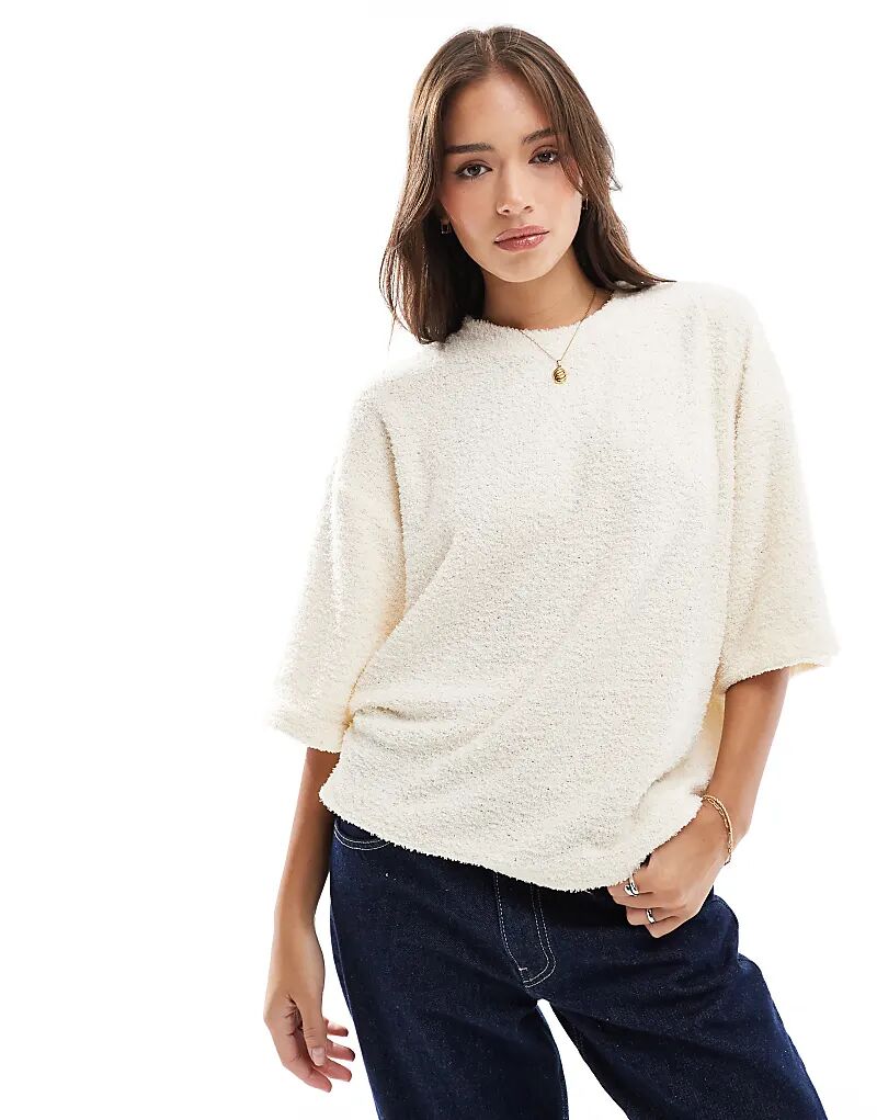 

Футболка свободного покроя из букле кремового цвета ASOS DESIGN