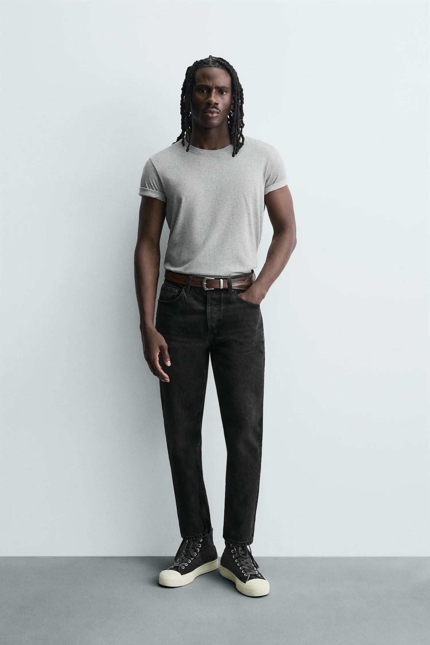 Узкие укороченные джинсы Zara, угольный
