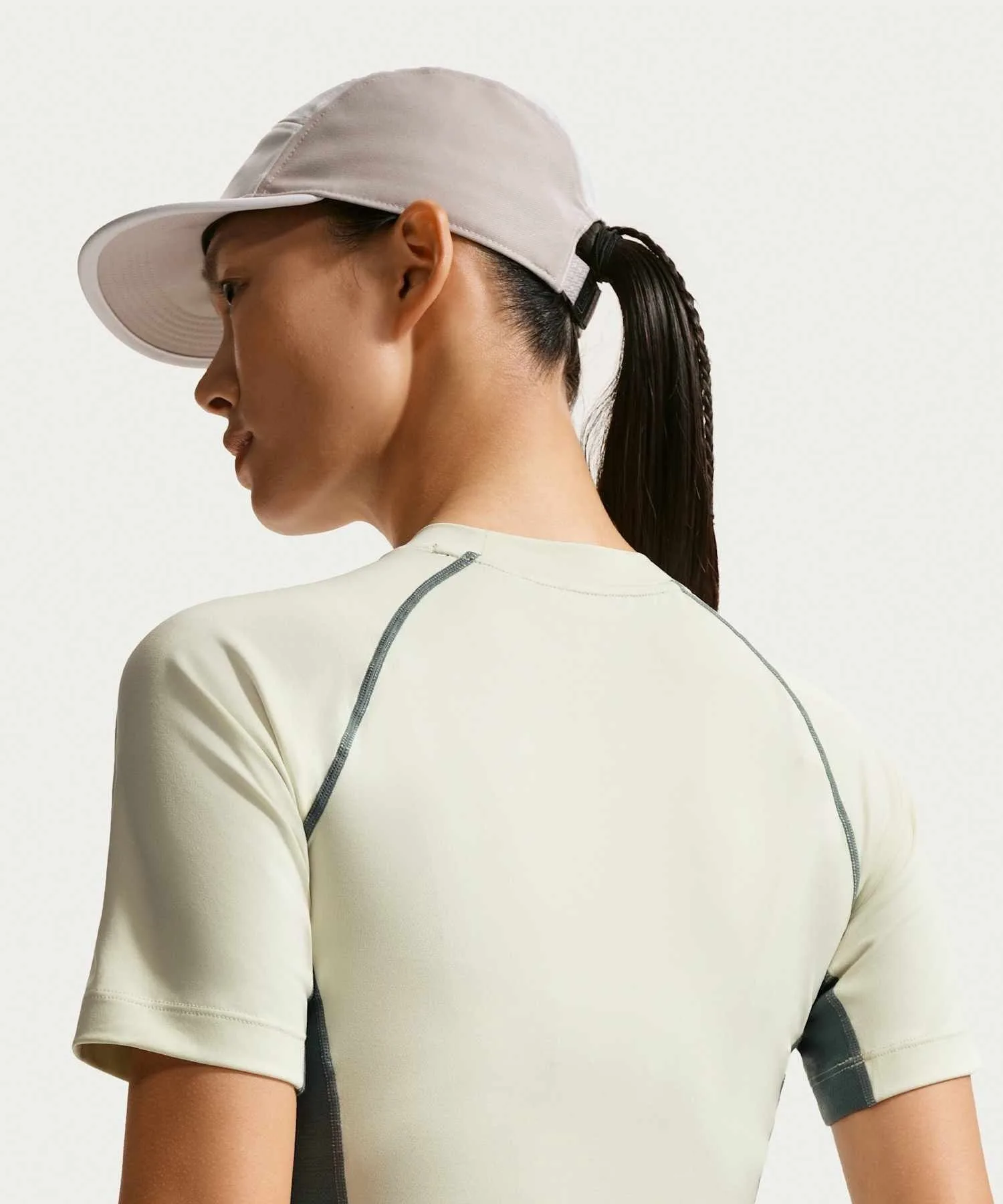 Женский топ для активного отдыха с технологией Dri-FIT Nike ACG Wildsee зеленый — фото 2