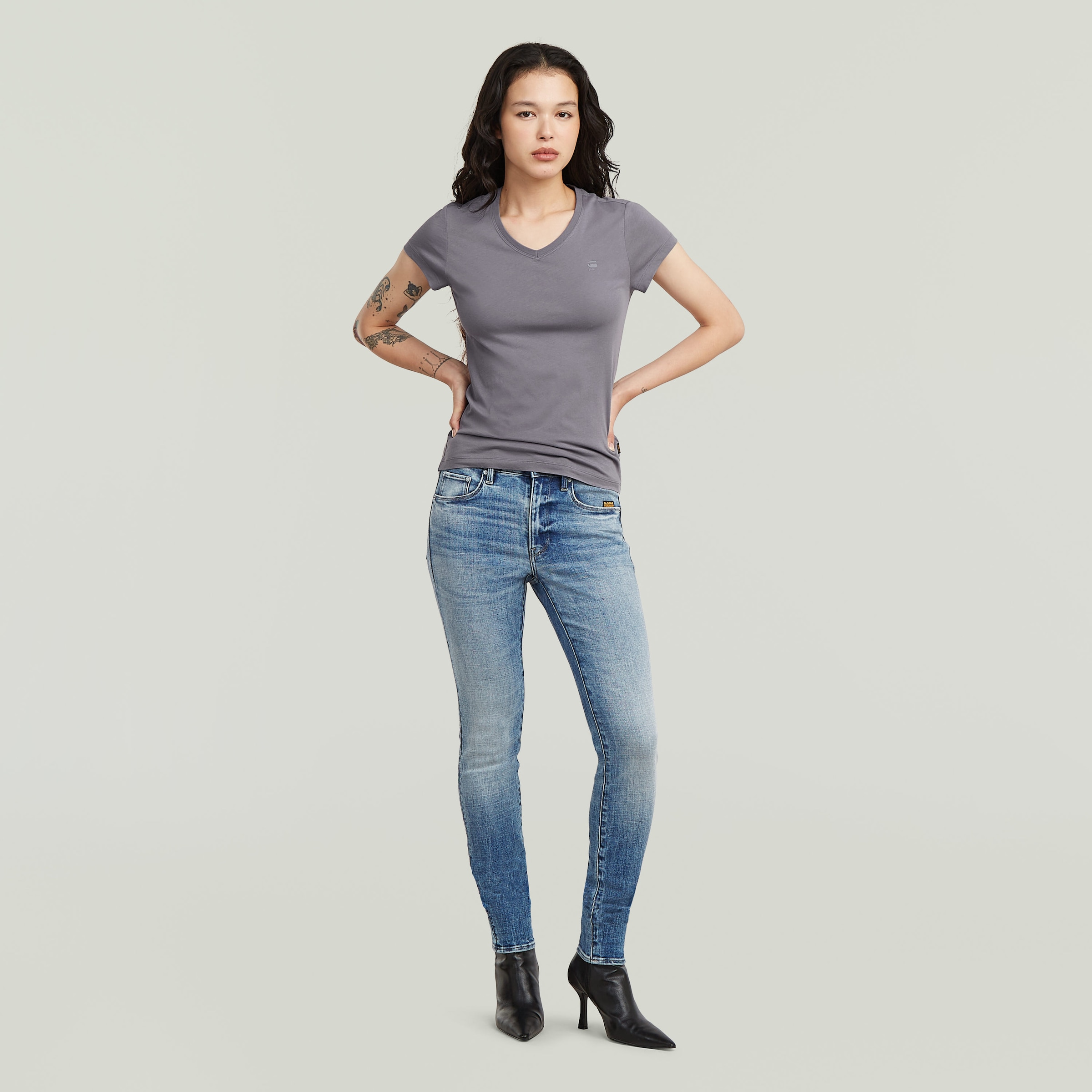 

G-STAR Футболка в темно-сером цвете