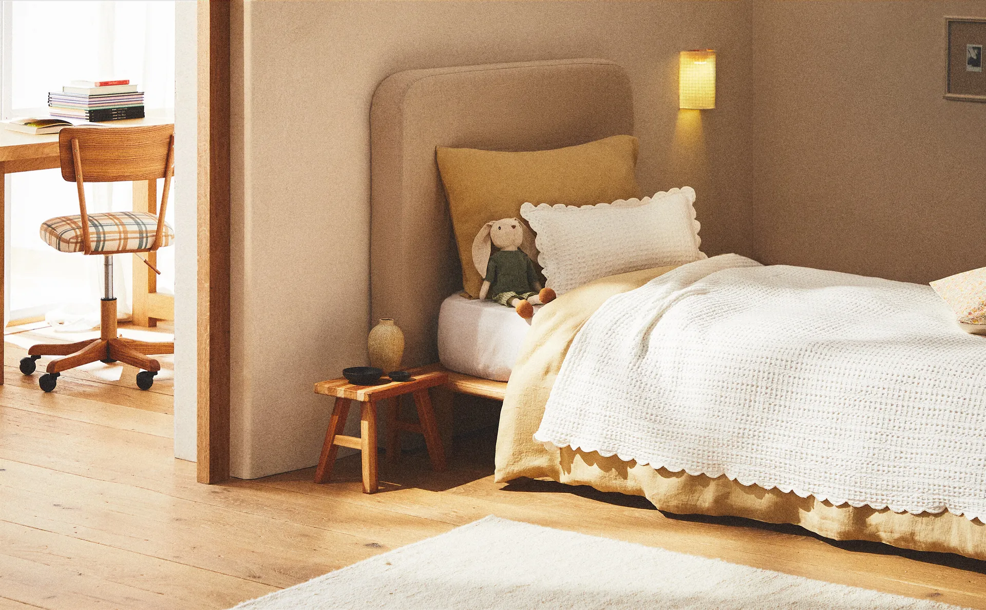 

Детское хлопковое покрывало с фестончатым краем Zara Home, цвет Cream