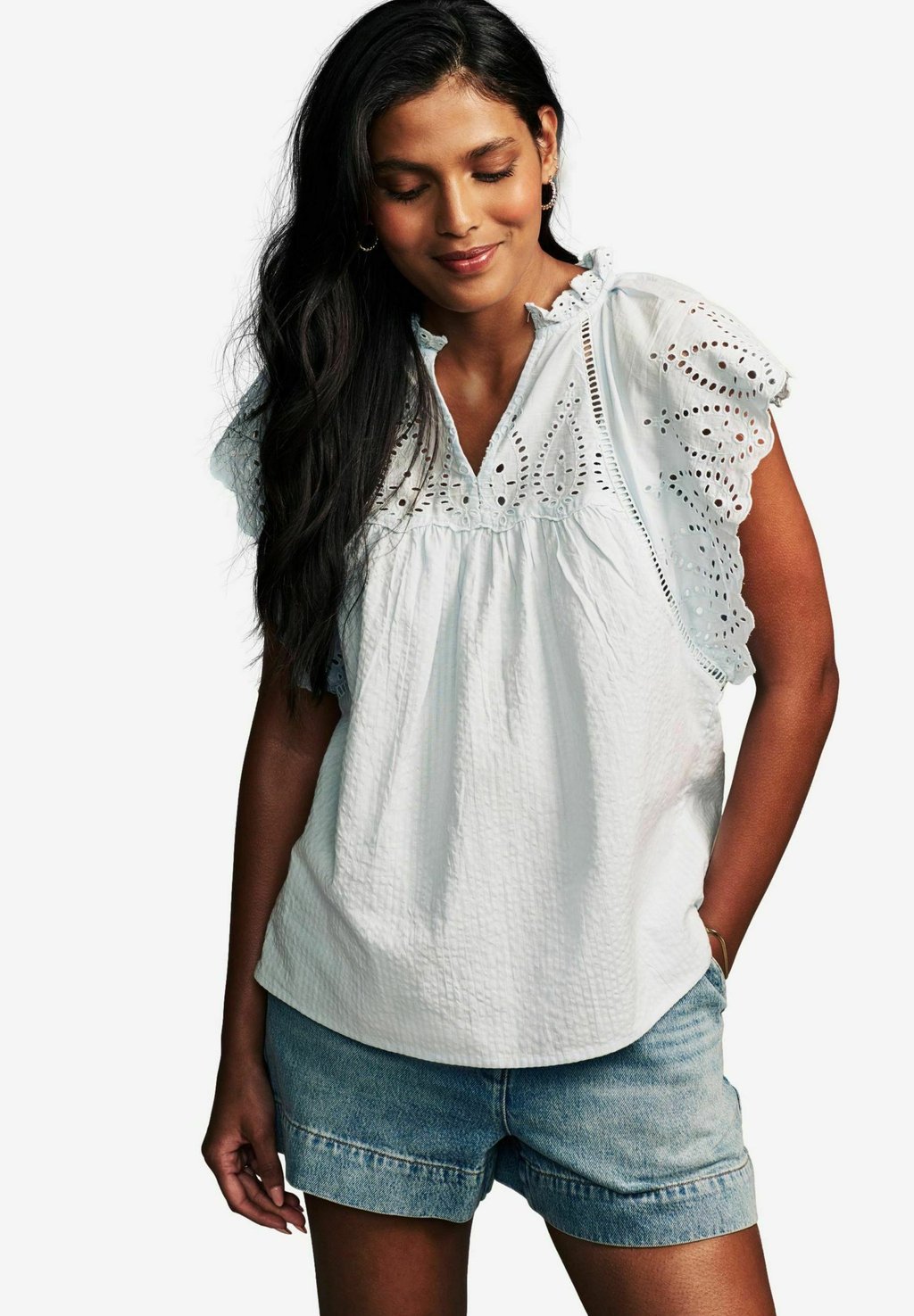 

Блуза SEERSUCKER BRODERIE Laura Ashley, светло-голубой