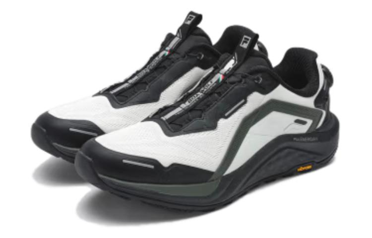 FILA Боа Вольф низкие повседневные беговые кроссовки мужские черно-белые - Лилейный белый/Ночной черный, цвет Lily White/Nighttime Black — фото 2