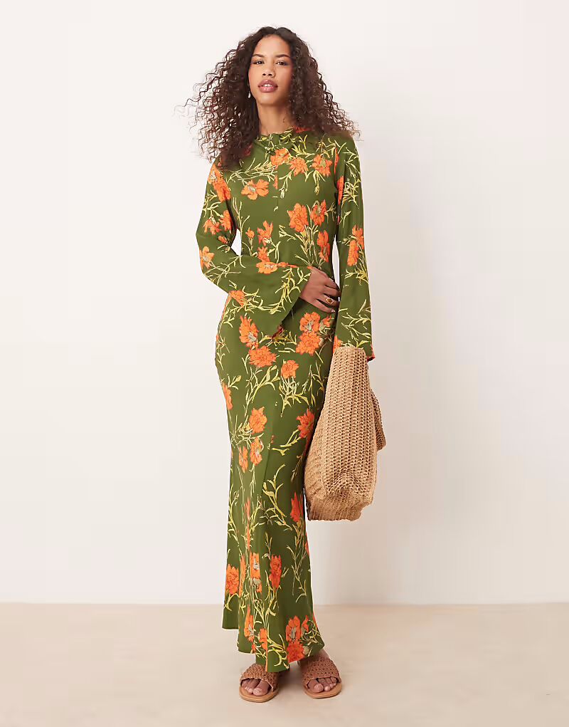 

Платье макси ASOS DESIGN с вырезом-лодочкой и зеленым цветочным принтом