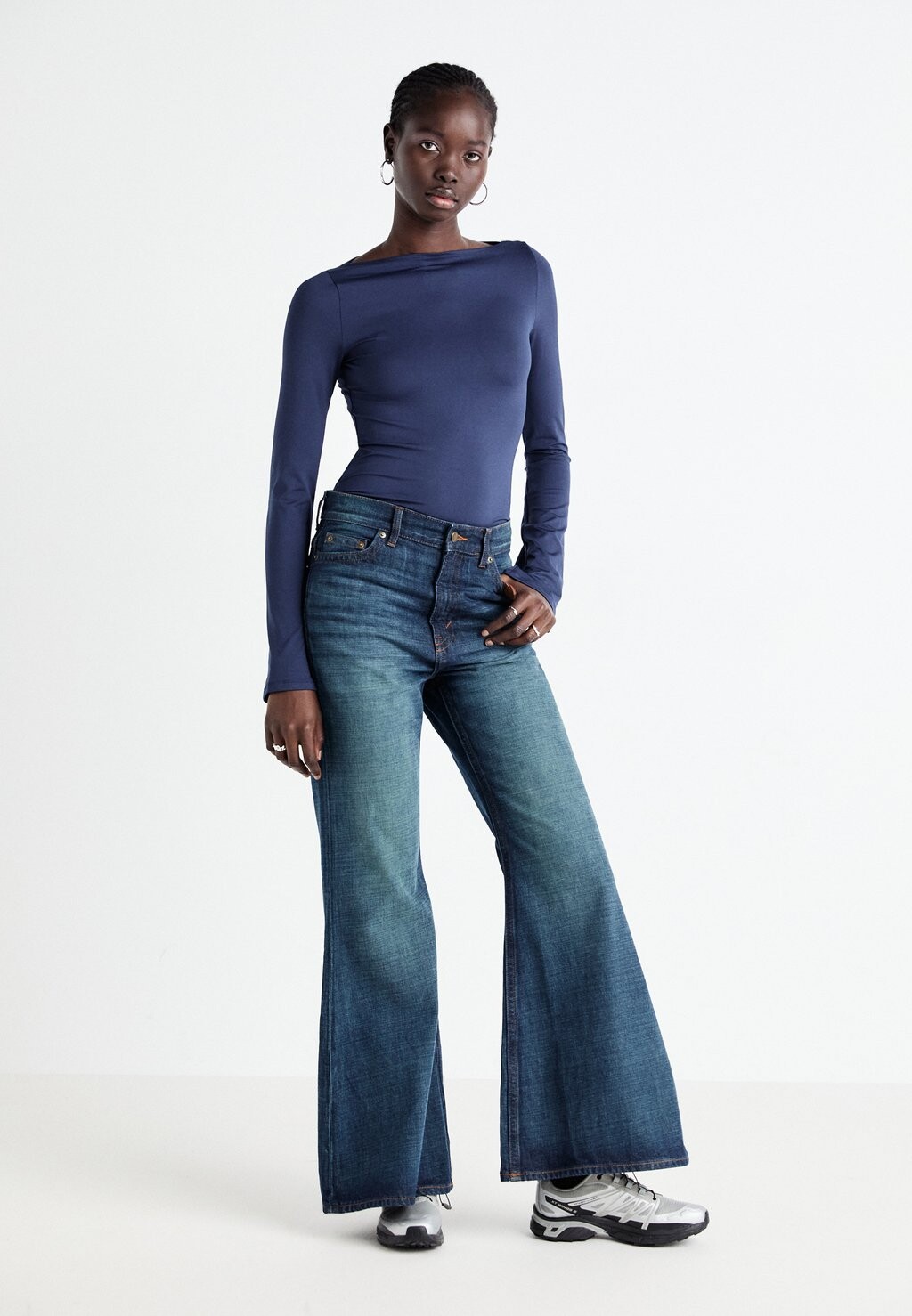 

Топ с длинными рукавами ANNIE BOATNECK LONG SLEEVE TOP Weekday, темно-синий