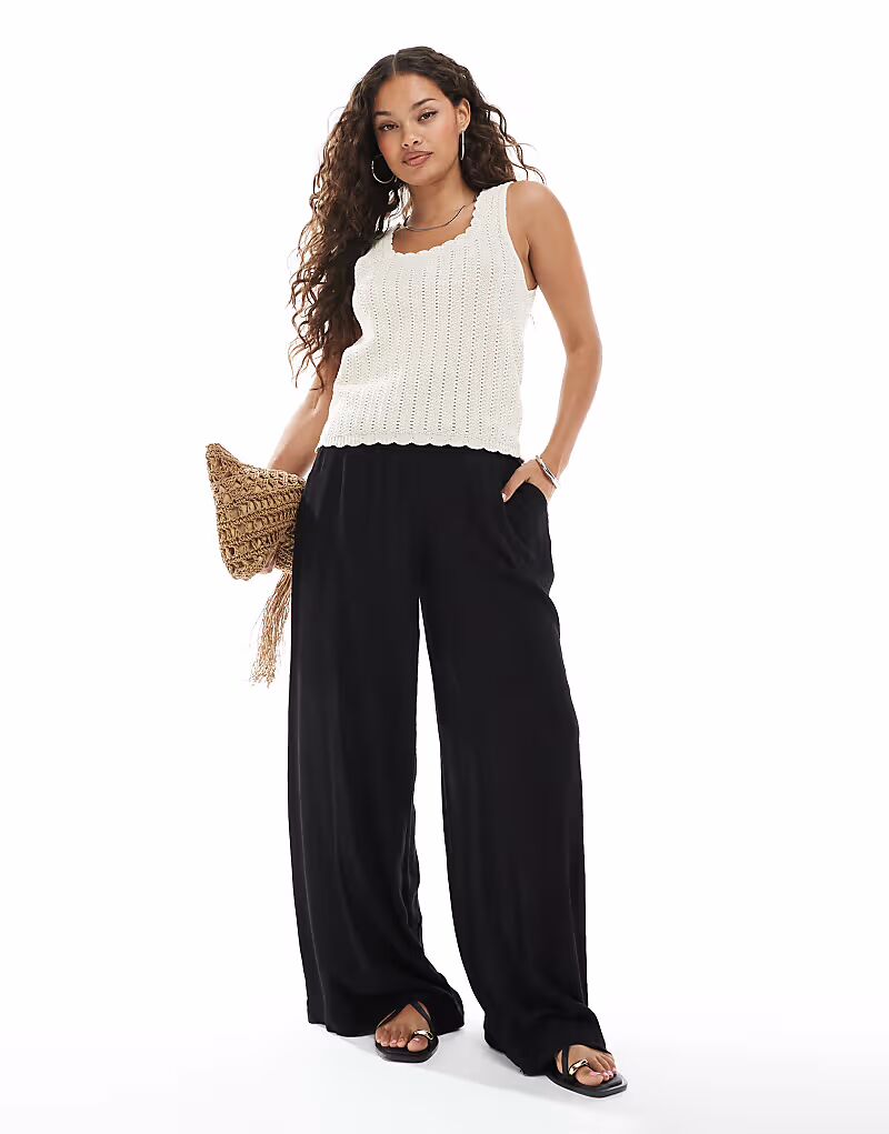 

Широкие свободные брюки Vero Moda Petite с высокой талией черного цвета