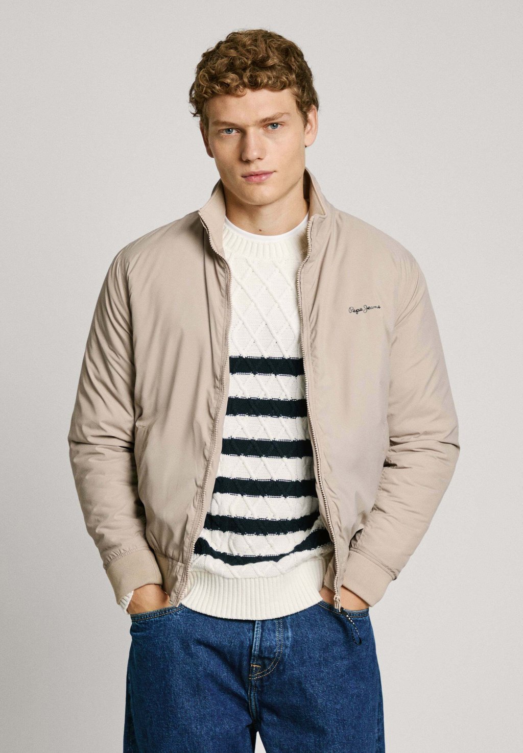 

Легкая куртка Pepe Jeans, бежевый