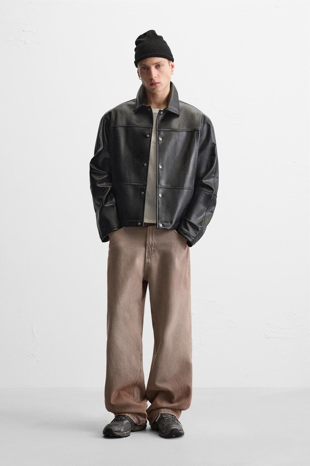 

Рубашка с эффектом кожи ZARA, черный