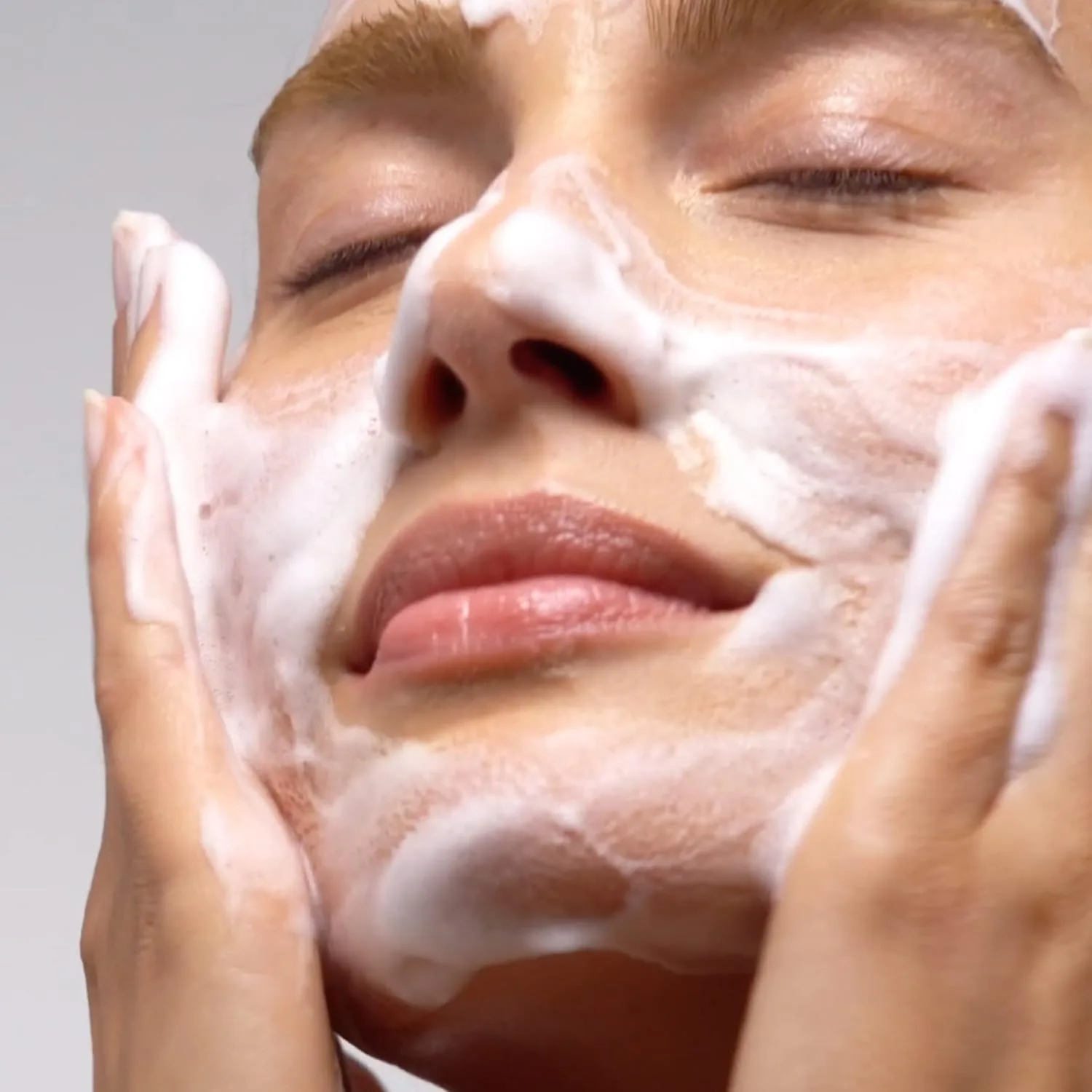 Пилинг Caudalie — Мягкое пенящееся очищающее средство для лица Vinoclean для всех типов кожи ( .), 169 мл — фото 4