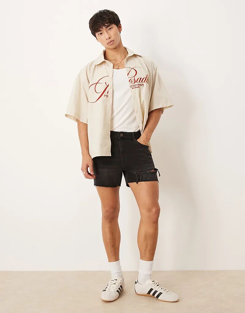 

Укороченные джинсовые шорты прямого кроя ASOS DESIGN с рваными деталями черного цвета