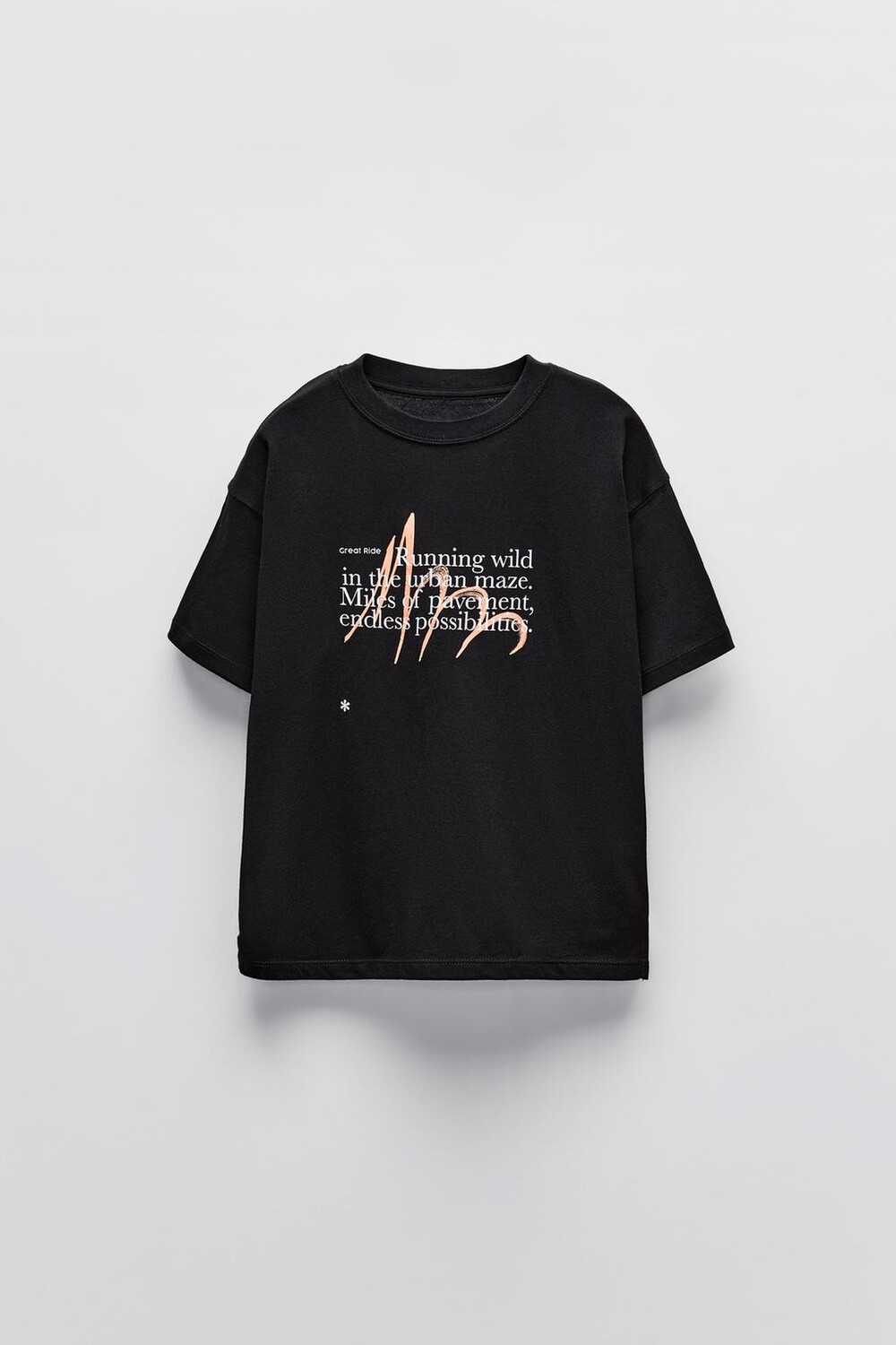 

Футболка с принтом слогана ZARA, черный
