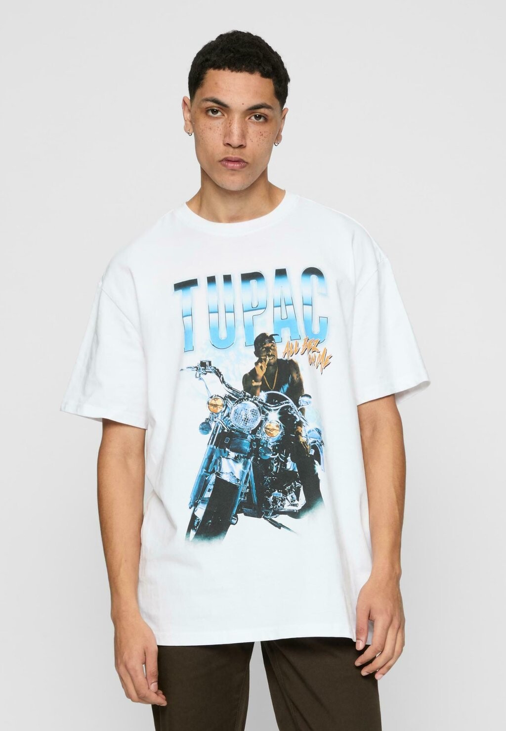 

Футболка с принтом TUPAC ALL EYEZ ON ME ANNIVERSARY Mister Tee, белый