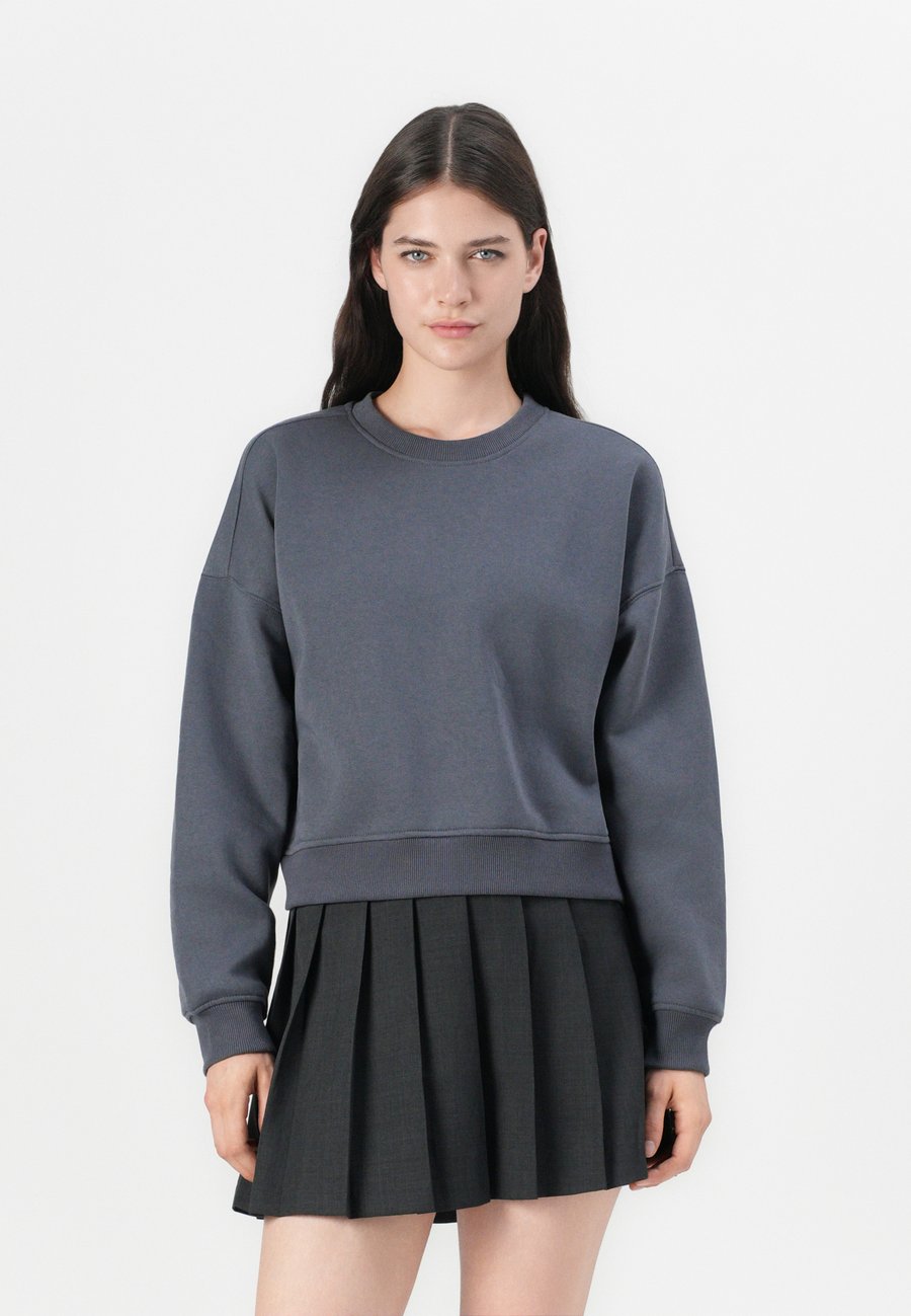 

Толстовка ONLY ONLBEST LIFE CREW NECK NOOS, Ombre Blue/Dark Blue