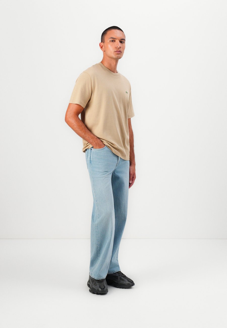 Футболка Lacoste Basic T-shirt, Viennese/Beige — фото 2