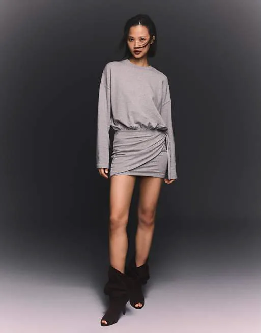 

Светло-серое мини-платье с эффектом модала Bershka